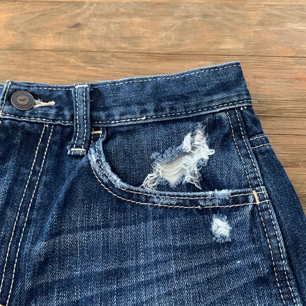 Hollister Denim High Waist Shorts Medium Wash - Picture 3 of 6